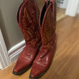 COPY - Ladies Laredo cowboy boots size 8.5